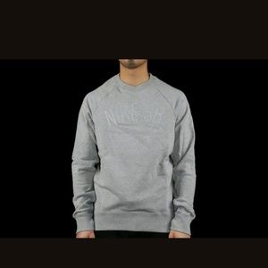 Nike SB Skateboard Crew Neck with THUMBHOLES nwt